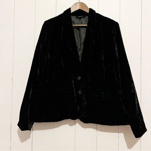 Encore Blazer. Black Velour. Size 16.